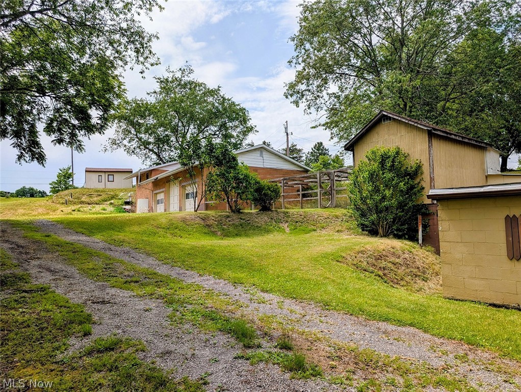 3102 Canton Road NW Carrollton OH 44615