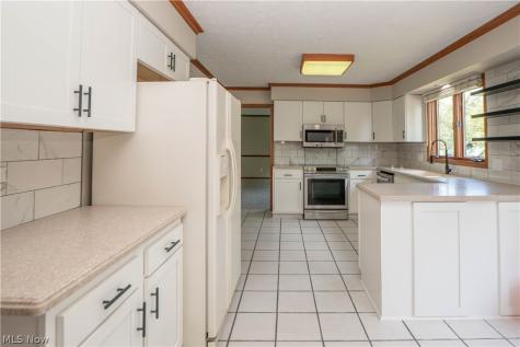 6104 Shipslanding Avenue NW Canton OH 44718