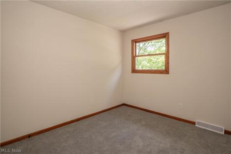 6104 Shipslanding Avenue NW Canton OH 44718