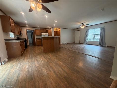 40 Tuckmere Drive Painesville OH 44077