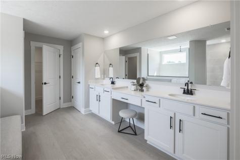 527 Port Side Drive Avon Lake OH 44012