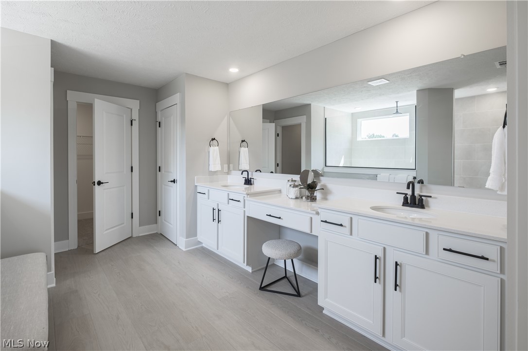 527 Port Side Drive Avon Lake OH 44012