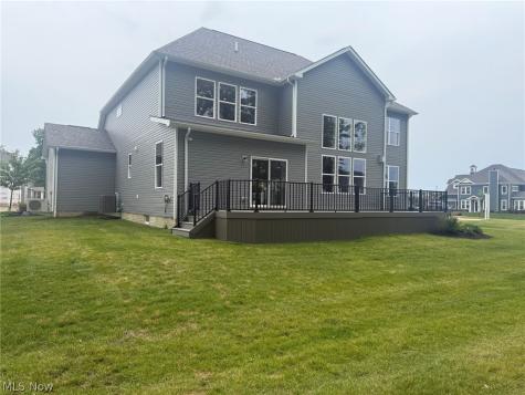 527 Port Side Drive Avon Lake OH 44012