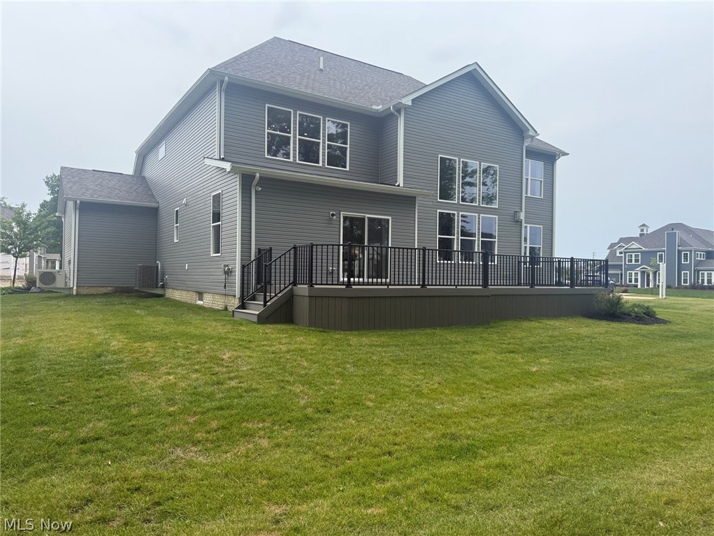 527 Port Side Drive Avon Lake OH 44012