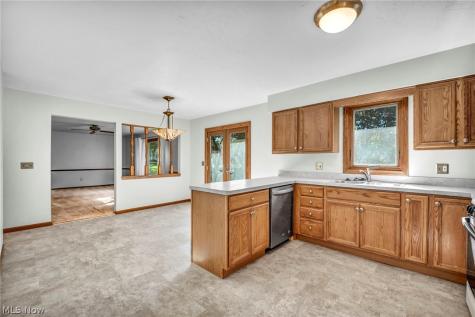 4081 Clearwater Drive Parma OH 44134