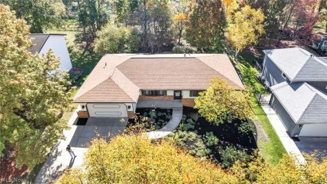 4081 Clearwater Drive Parma OH 44134