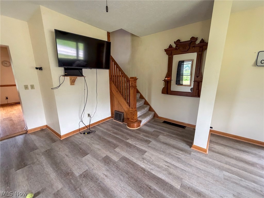 8135 State Route 609 Burghill OH 44404
