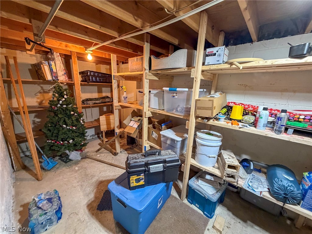 8135 State Route 609 Burghill OH 44404
