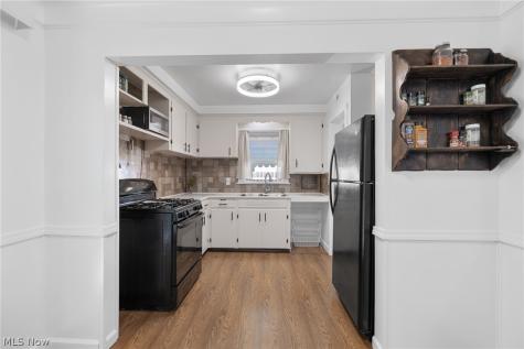 3299 Winthrop Drive Parma OH 44134