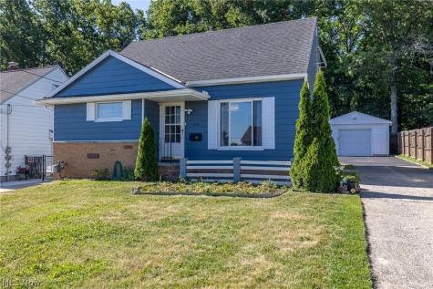 3299 Winthrop Drive Parma OH 44134