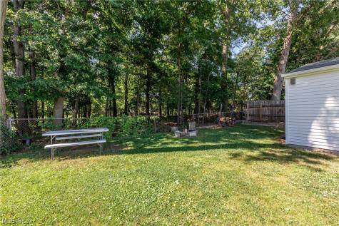 3299 Winthrop Drive Parma OH 44134