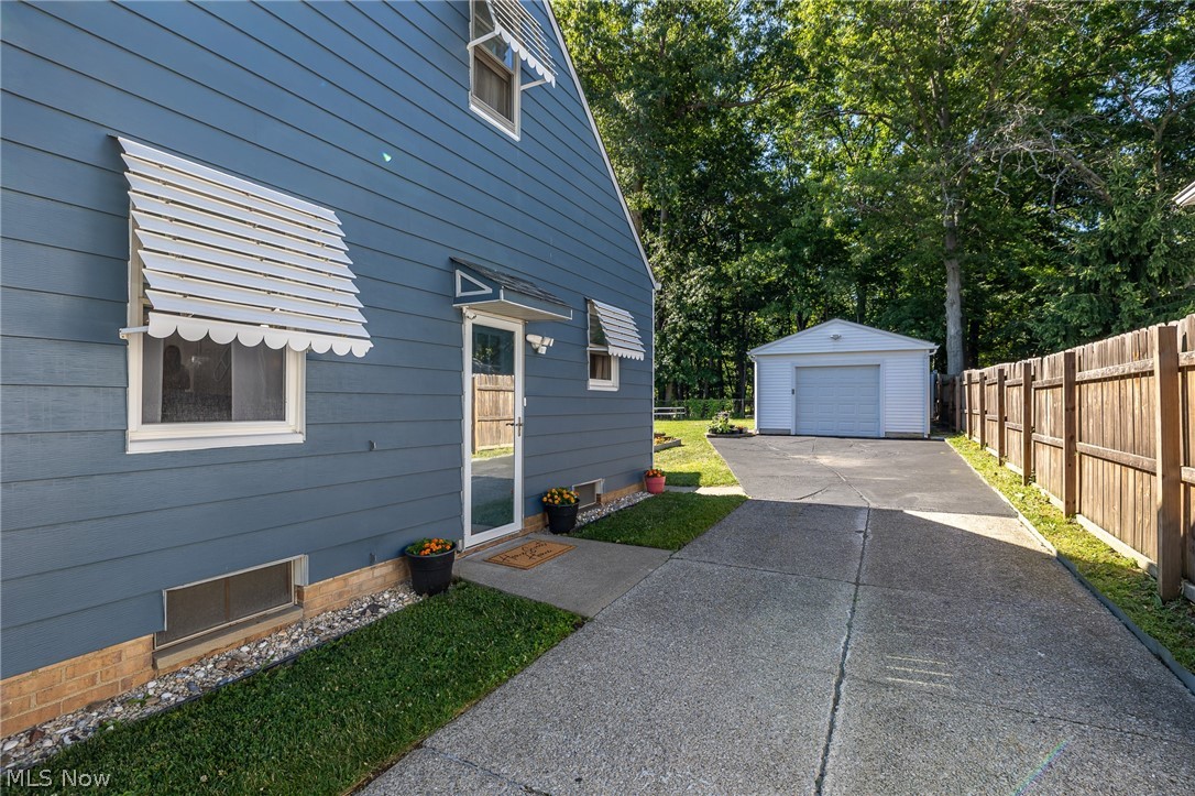 3299 Winthrop Drive Parma OH 44134