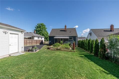 3299 Winthrop Drive Parma OH 44134