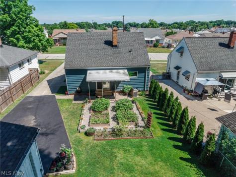3299 Winthrop Drive Parma OH 44134