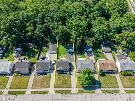 3299 Winthrop Drive Parma OH 44134