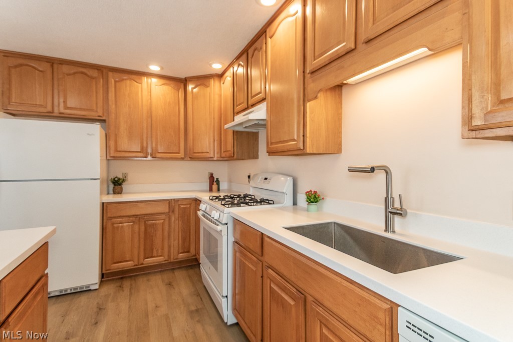 1614 Rosewood Avenue Lakewood OH 44107