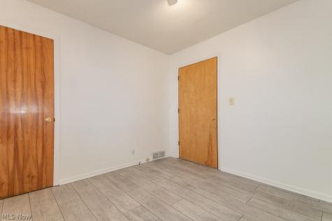 1614 Rosewood Avenue Lakewood OH 44107