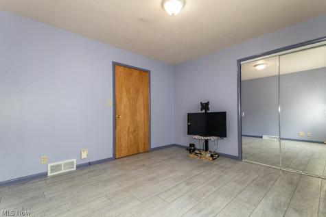 1614 Rosewood Avenue Lakewood OH 44107