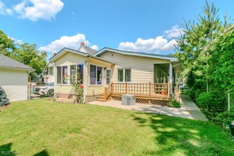 1614 Rosewood Avenue Lakewood OH 44107