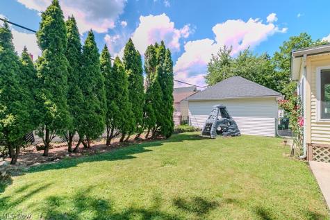 1614 Rosewood Avenue Lakewood OH 44107
