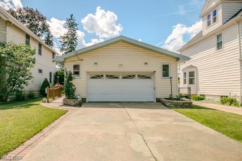 1614 Rosewood Avenue Lakewood OH 44107