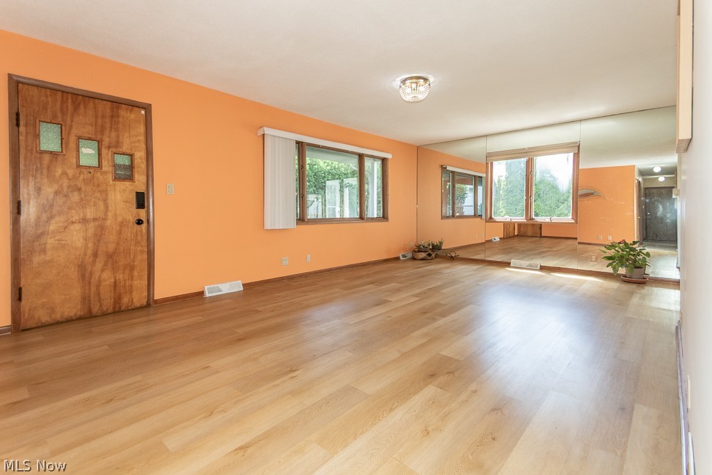 1614 Rosewood Avenue Lakewood OH 44107