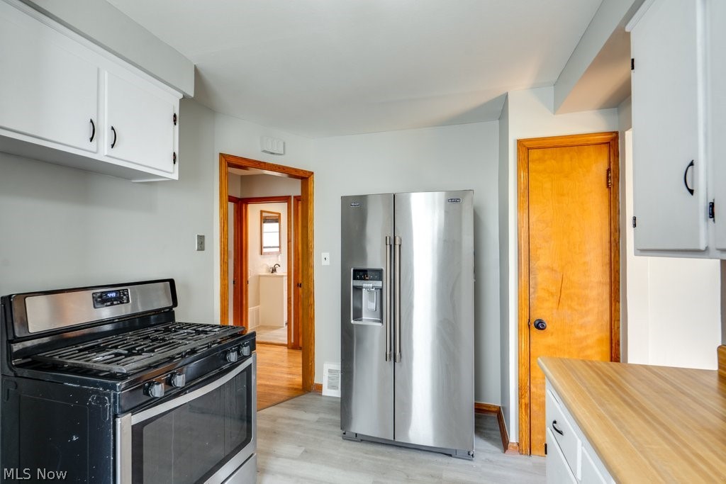 8514 Deerfield Drive Parma OH 44129