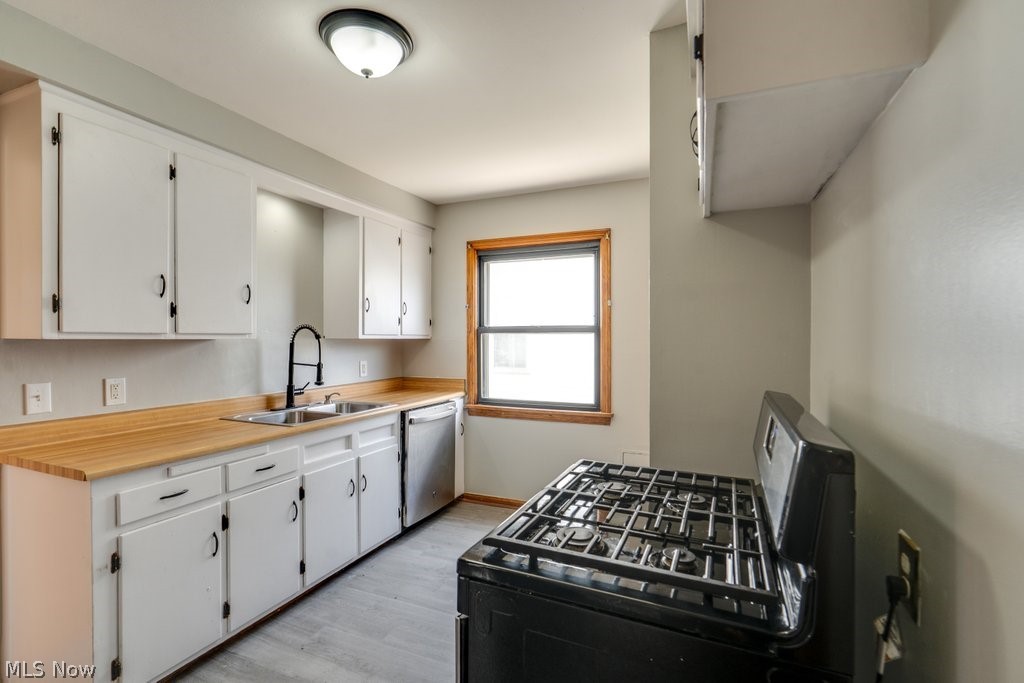 8514 Deerfield Drive Parma OH 44129