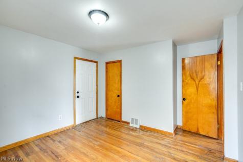 8514 Deerfield Drive Parma OH 44129