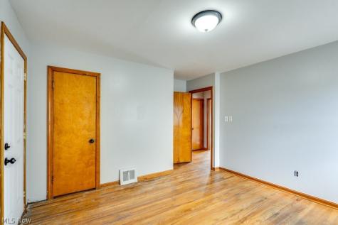 8514 Deerfield Drive Parma OH 44129