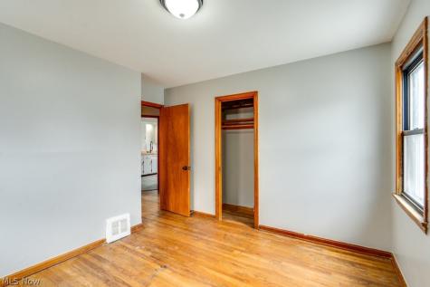 8514 Deerfield Drive Parma OH 44129