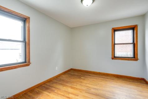 8514 Deerfield Drive Parma OH 44129