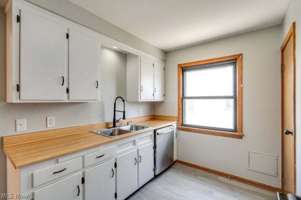 8514 Deerfield Drive Parma OH 44129