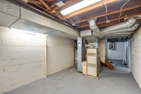 8514 Deerfield Drive Parma OH 44129