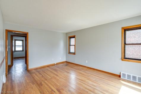8514 Deerfield Drive Parma OH 44129