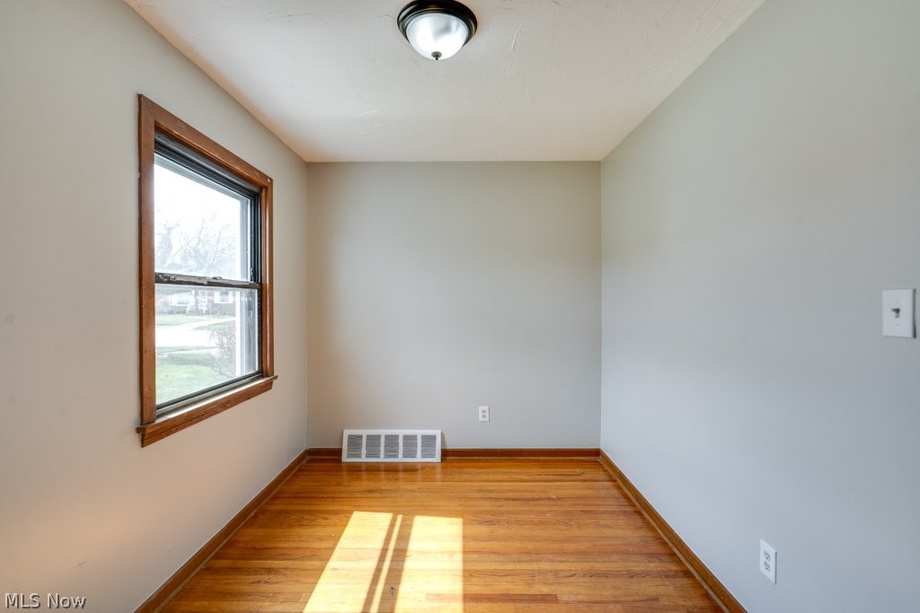 8514 Deerfield Drive Parma OH 44129