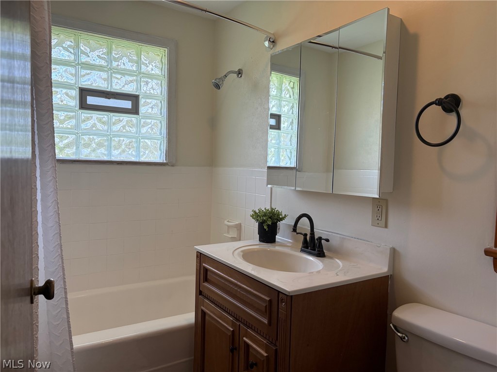 6995 Richmond Road Glenwillow OH 44139