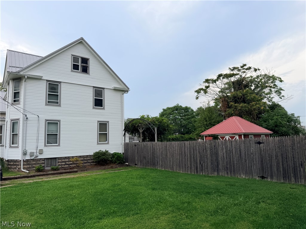 1043 W 50th Street Ashtabula OH 44004