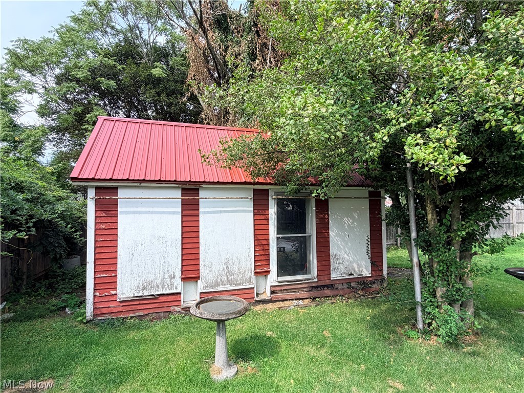 1043 W 50th Street Ashtabula OH 44004