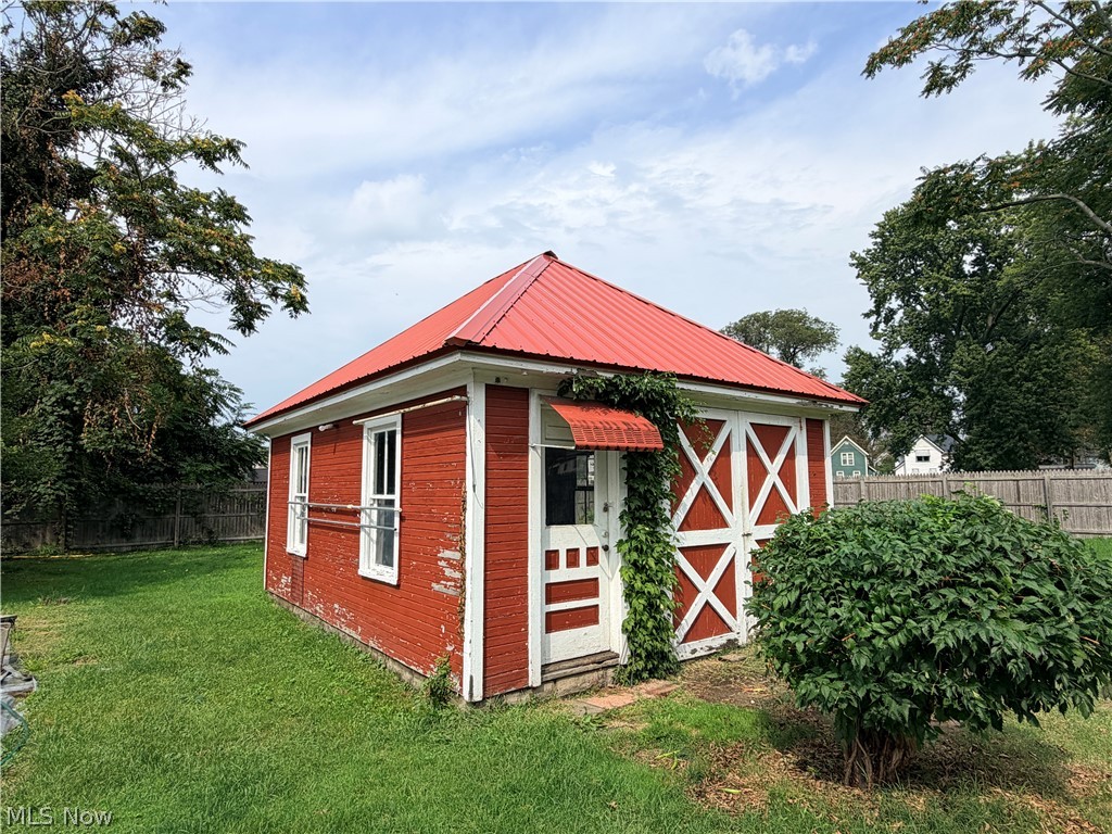 1043 W 50th Street Ashtabula OH 44004