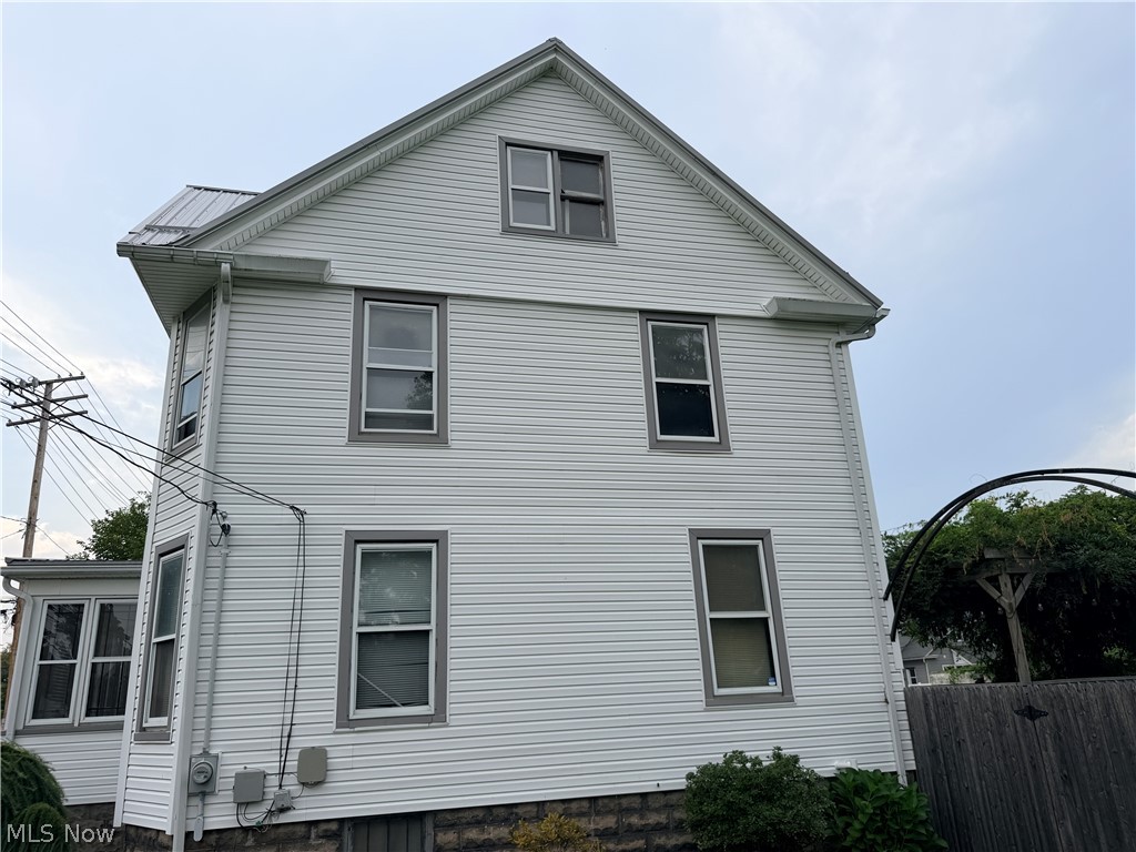 1043 W 50th Street Ashtabula OH 44004