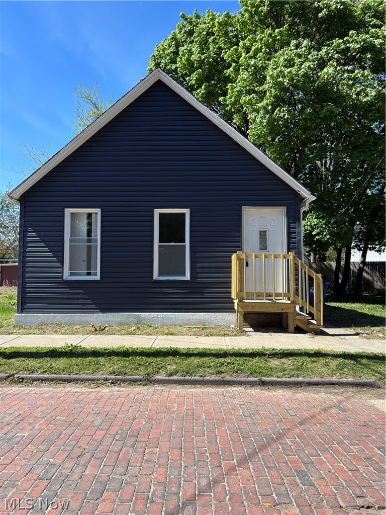 7118 Elton Avenue Cleveland OH 44102