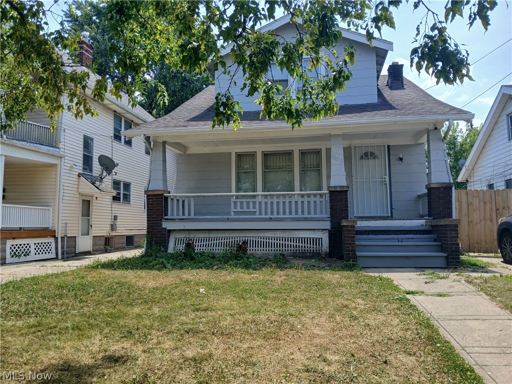 10113 Loretta Avenue Cleveland OH 44111