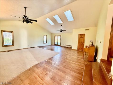 2411 55th Street NE Canton OH 44721
