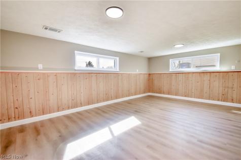 447 Saint Lawrence Boulevard Eastlake OH 44095