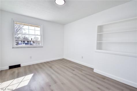 447 Saint Lawrence Boulevard Eastlake OH 44095