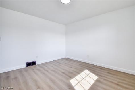 447 Saint Lawrence Boulevard Eastlake OH 44095