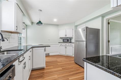 102 Winston Road Akron OH 44313