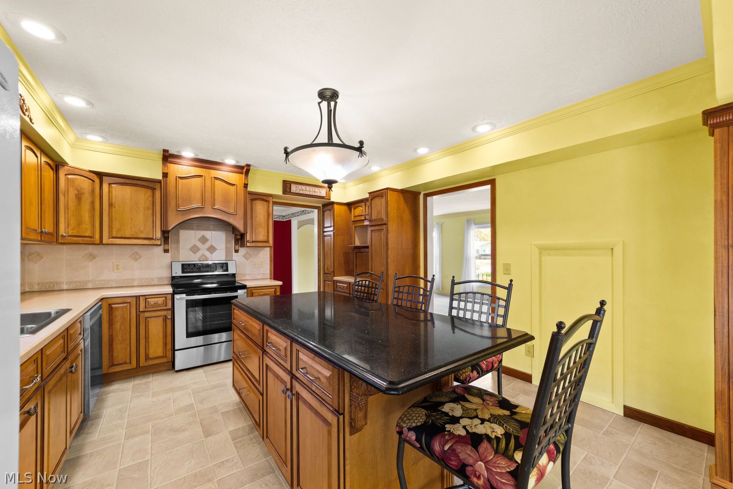 126 Wilshire Court Elyria OH 44035