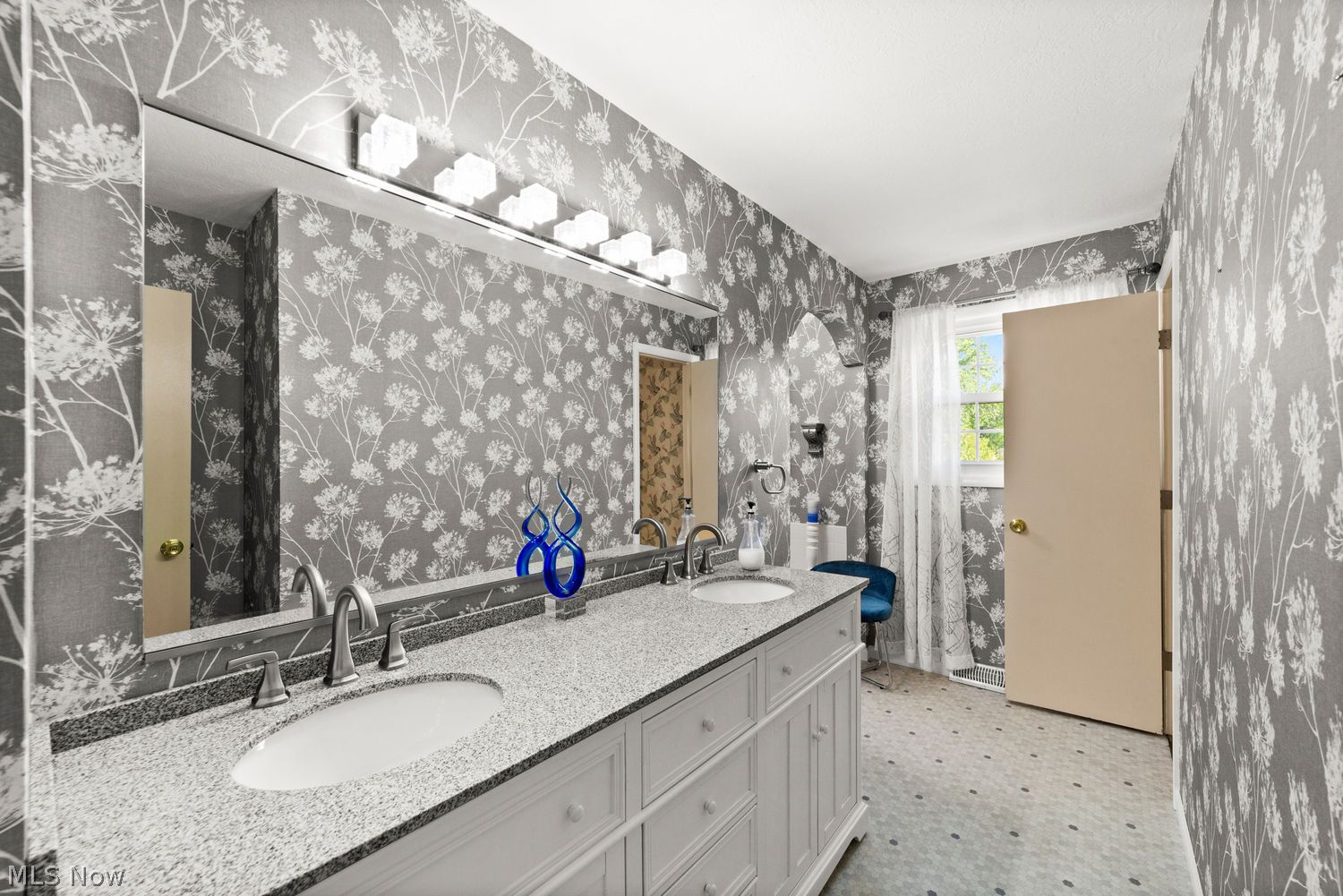 126 Wilshire Court Elyria OH 44035